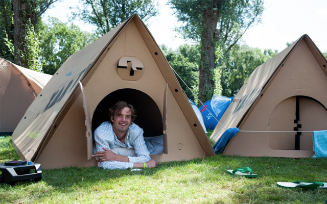 tente en carton festival