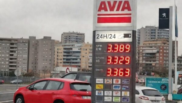 Prix station essence record