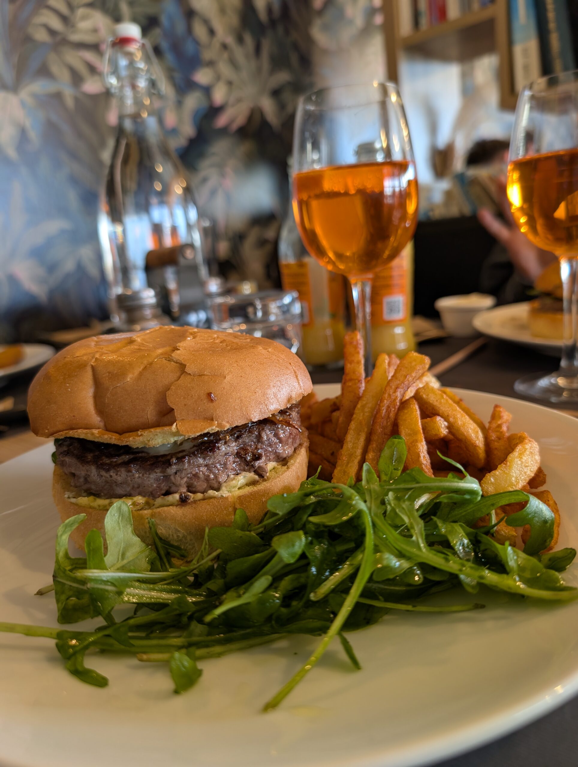 restaurant burger Omaha Beach