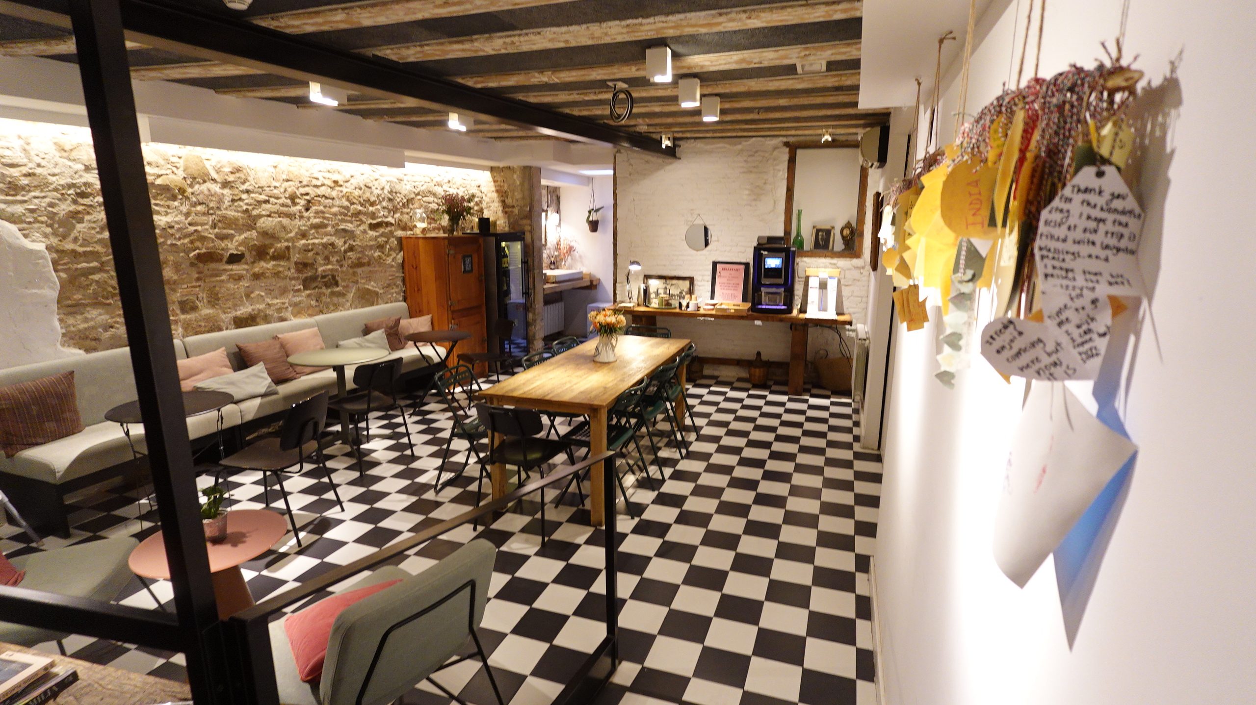 hostal grau